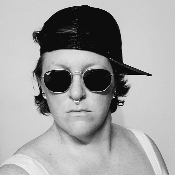 Meet your Posher, Rachael - Picture 1 of 2